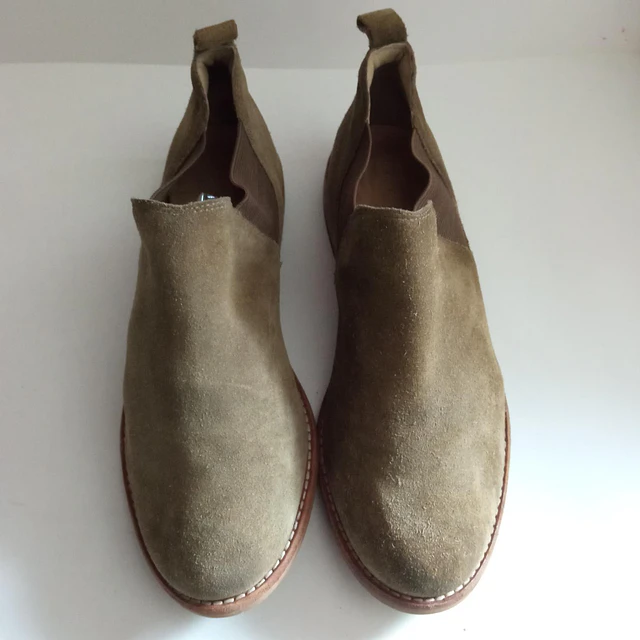 Clarks , reno , 38 5