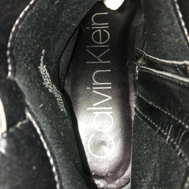 Calvin Klein, 38 7