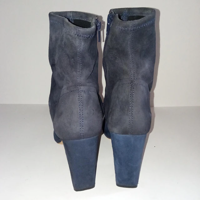 Loeffler Randall , 36 3