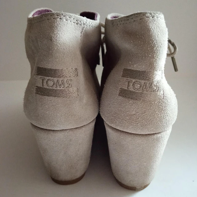 Toms , reno , 38 4