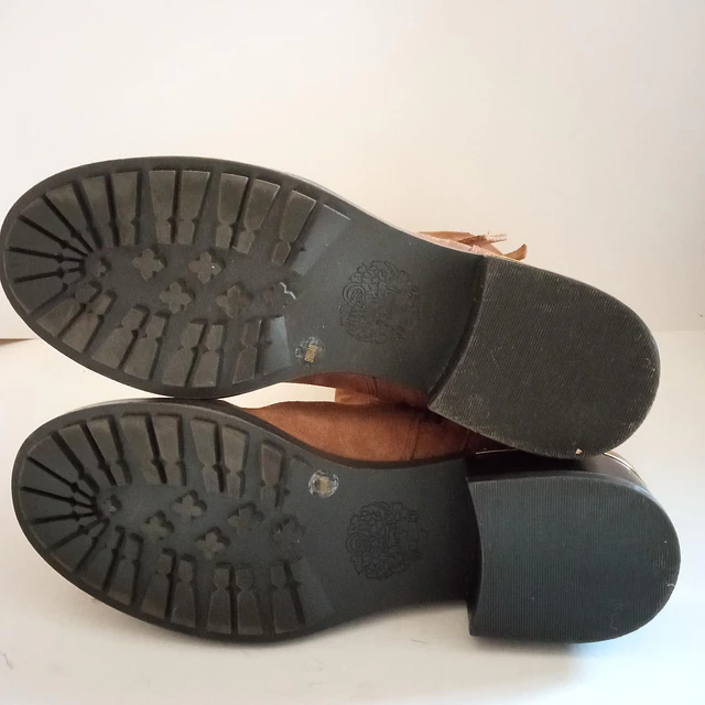 Vince Camuto , reno , 39 8