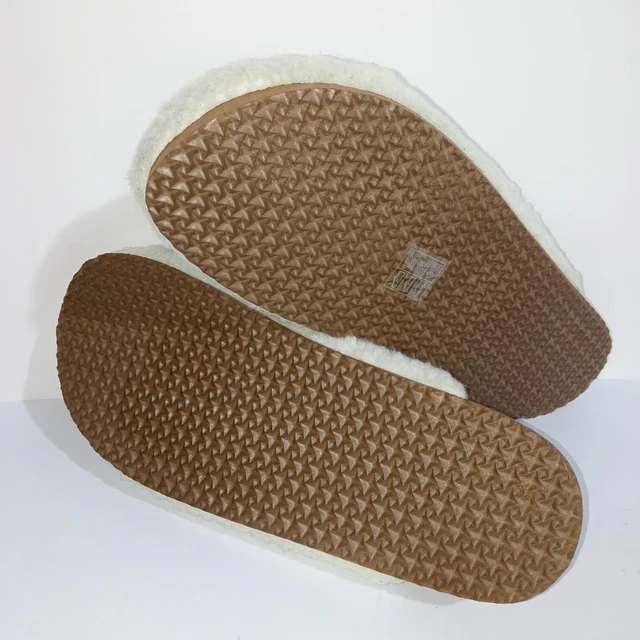 Nicole Miller , 39 4