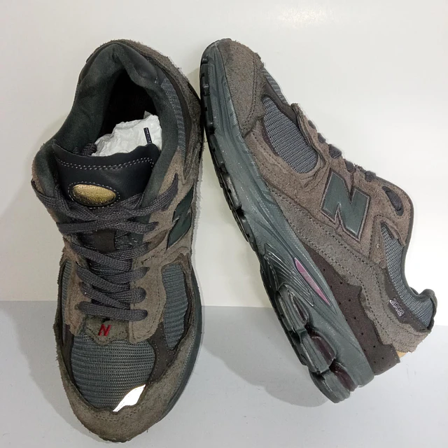 New Balance 2002R , 38 4