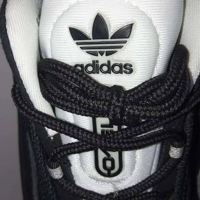 Adidas Ozelia , 26,5 cm 10