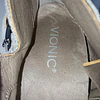 Vionic , reno , 39 4