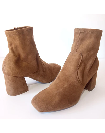 Nine west , 37