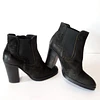 Barneys , cuero , 35 3