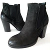 Barneys , cuero , 35 1