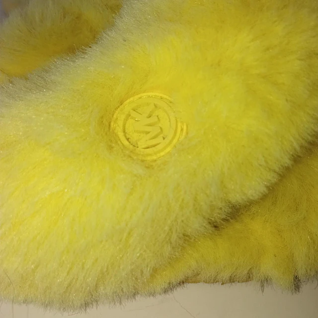 Michael Kors , 38 2