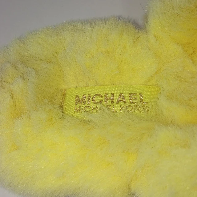 Michael Kors , 38 3
