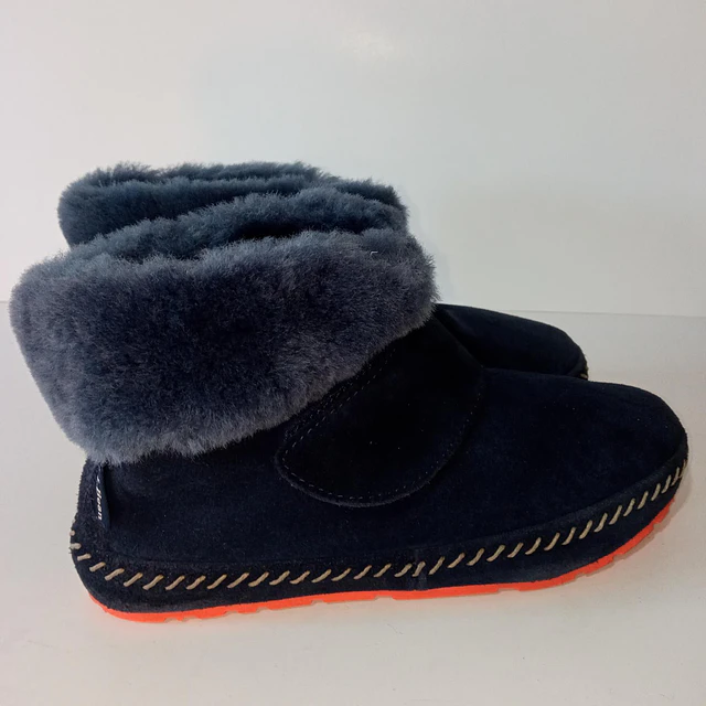 LL Bean , reno , 38 5