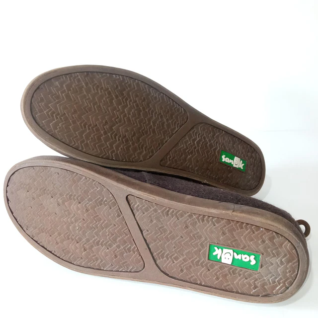 Sanuk , 42 8