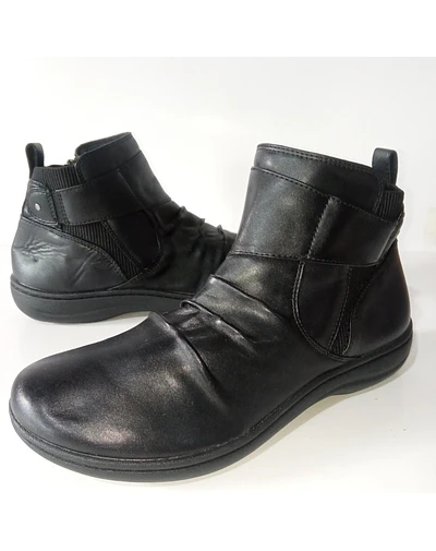 Clarks , 37,5