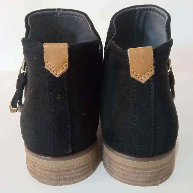 Dr Scholls , 39 4