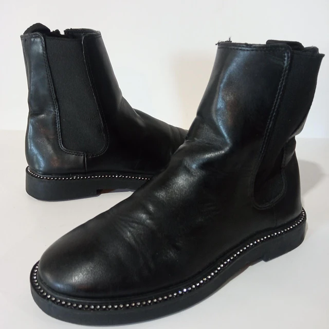 Zara , 35 1
