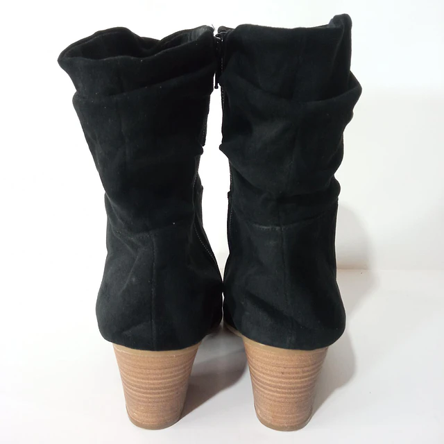 Universal Trends , 39 5
