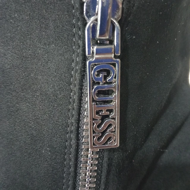 Guess , 38,5 2