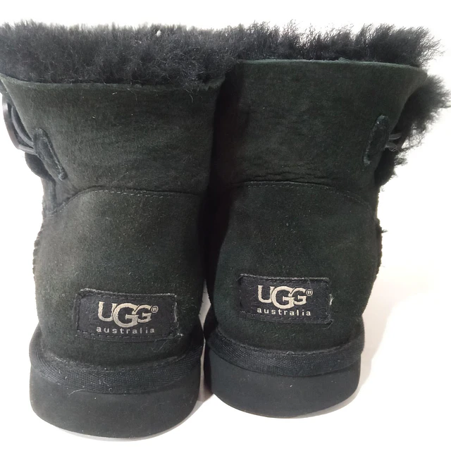 UGG Mini Bailey Button , 38 7