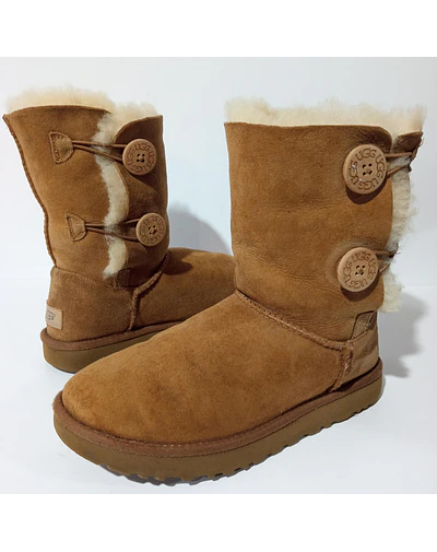 UGG Bailey Button II , 37