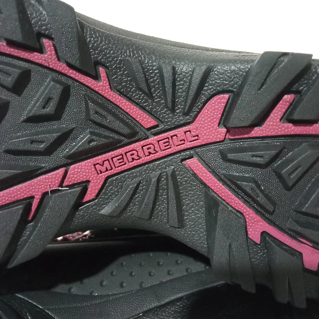 Merrell , reno , 37 11