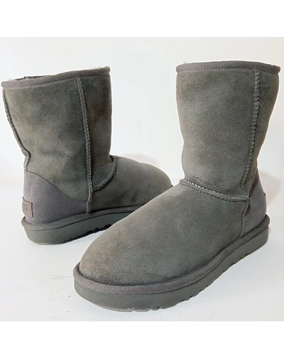 UGG Classic Short II , 37