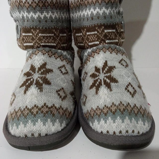 Muk Luks , 39 5