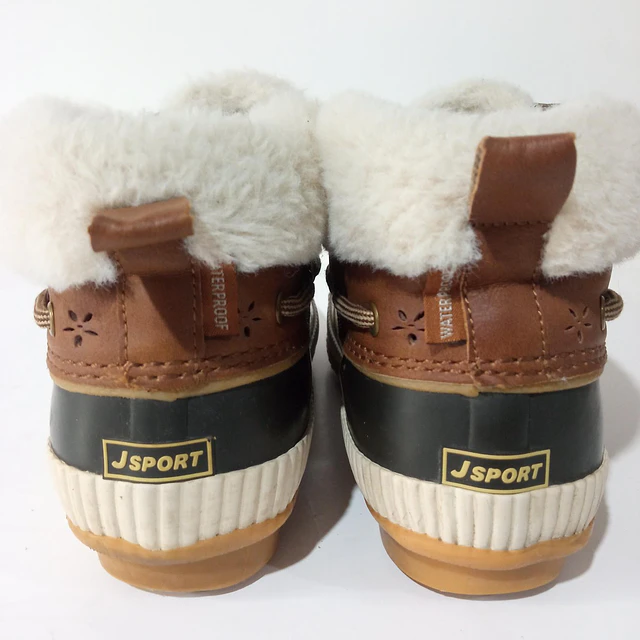 J Sports , 37 5