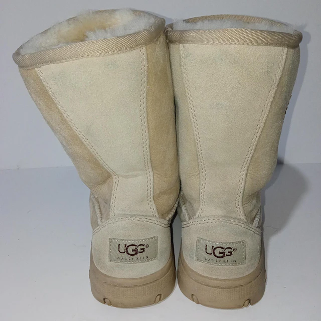 UGG Ultimate Short , 36 4