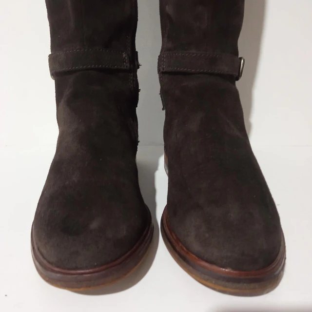 Clarks , reno , 36 4