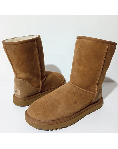 UGG Classic Short II , 37