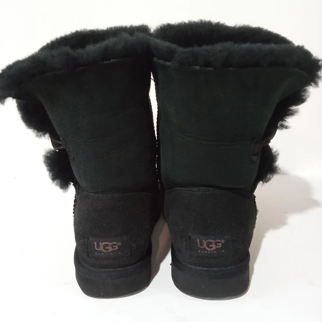 UGG Bailey Button II , 38 4