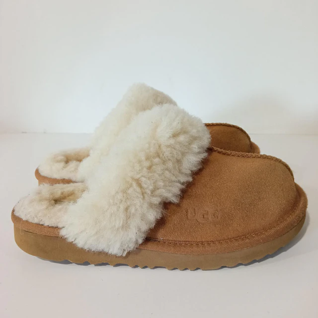 UGG , 29 3