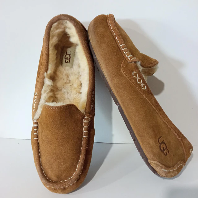 Ugg Ansley , 39 1