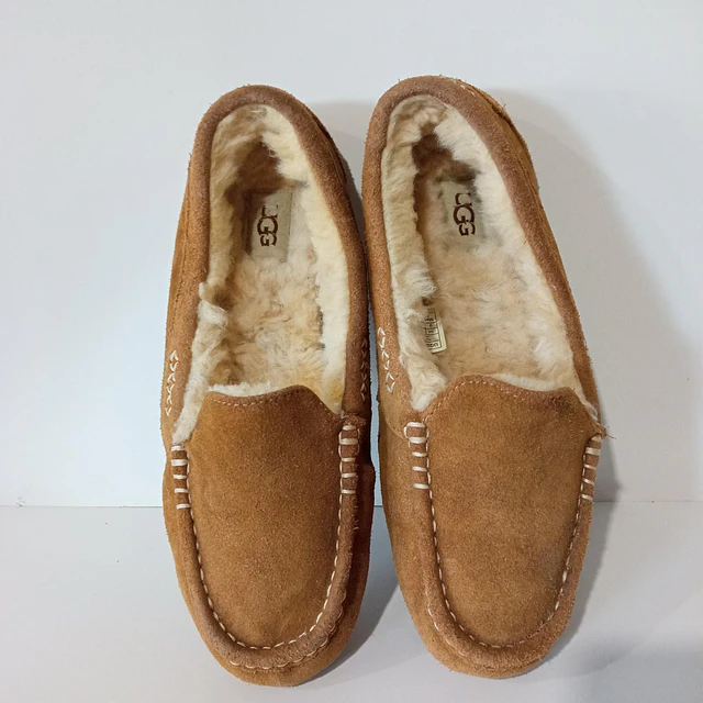 Ugg Ansley , 39 2