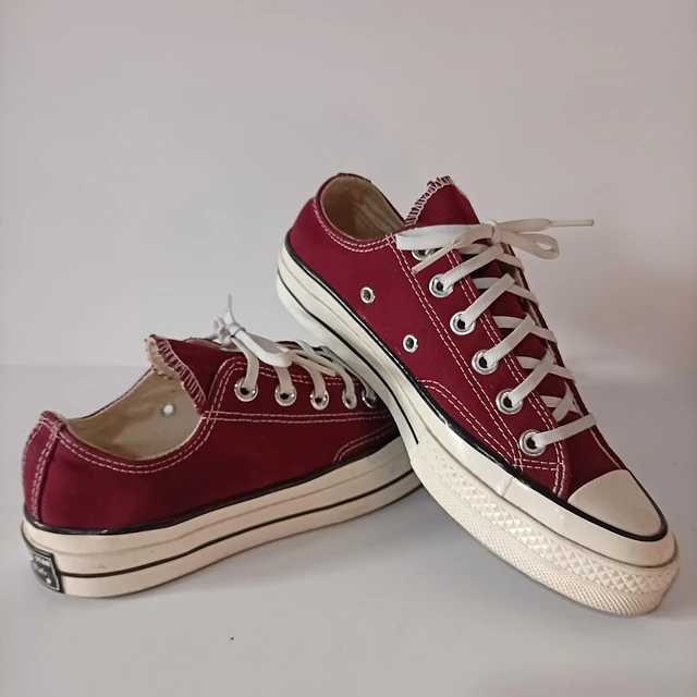 Converse , 37 2