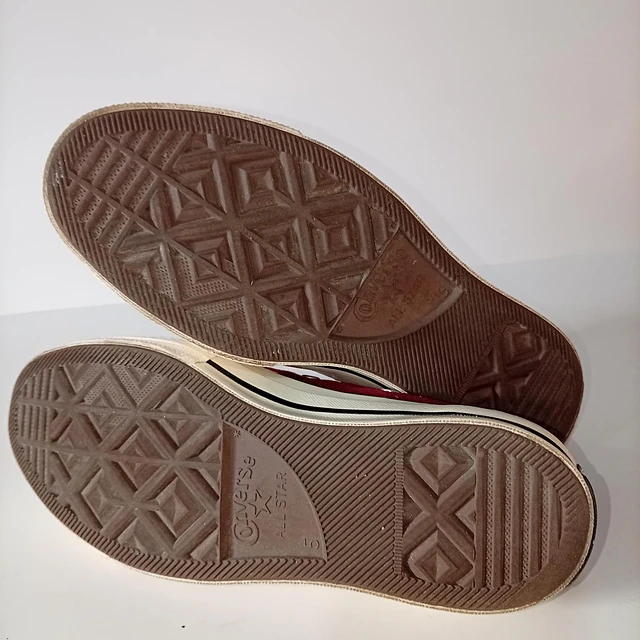 Converse , 37 7