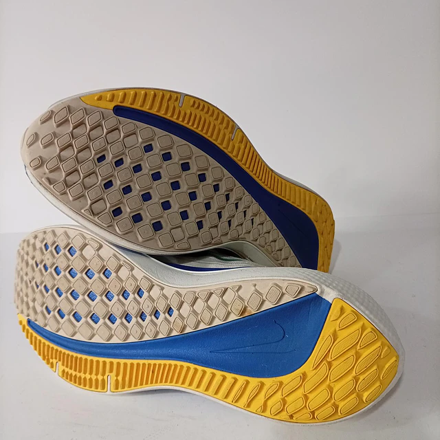 Nike Air Winflo 9 premium , 7,5 cm 12