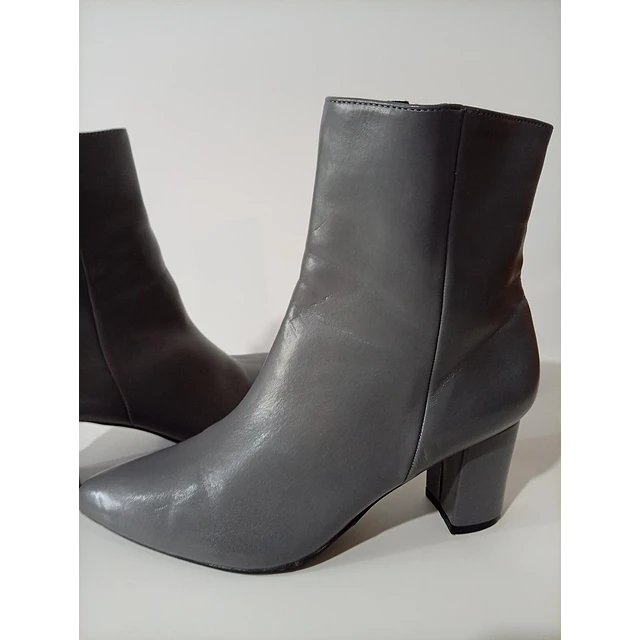 Botines numero 40 2