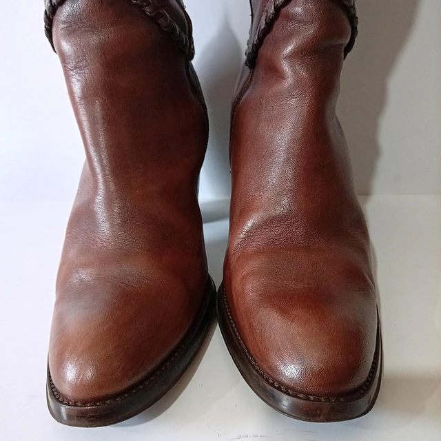 Paola Ferri , cuero , 39 3