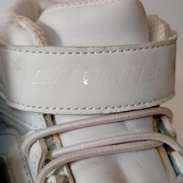 Skechers , 36 3