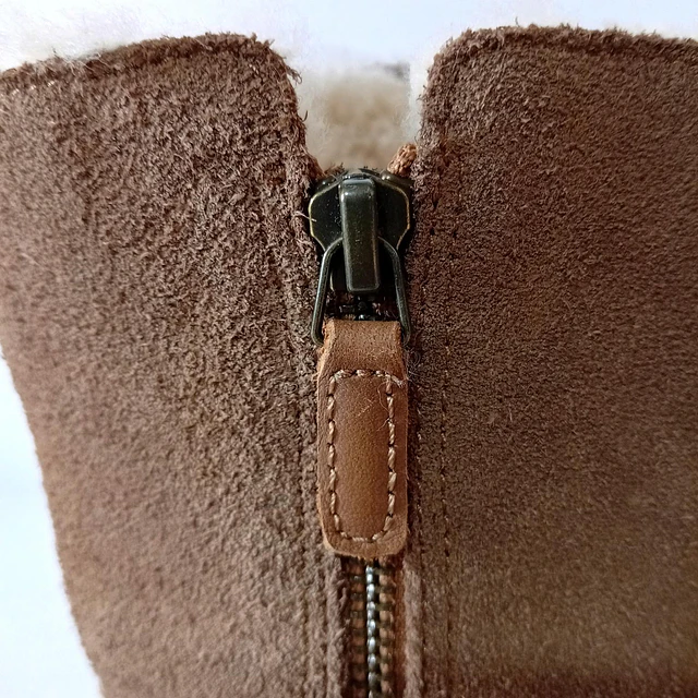 UGG Classic Zip Short , 38 6