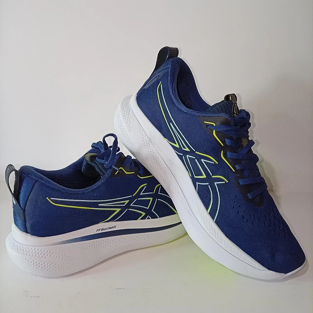 Asics Novablast 5 , 27,5 cm 2