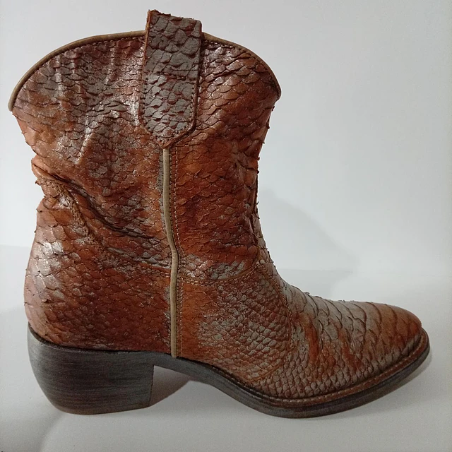 Helen Billkrantz , cuero , 38 5