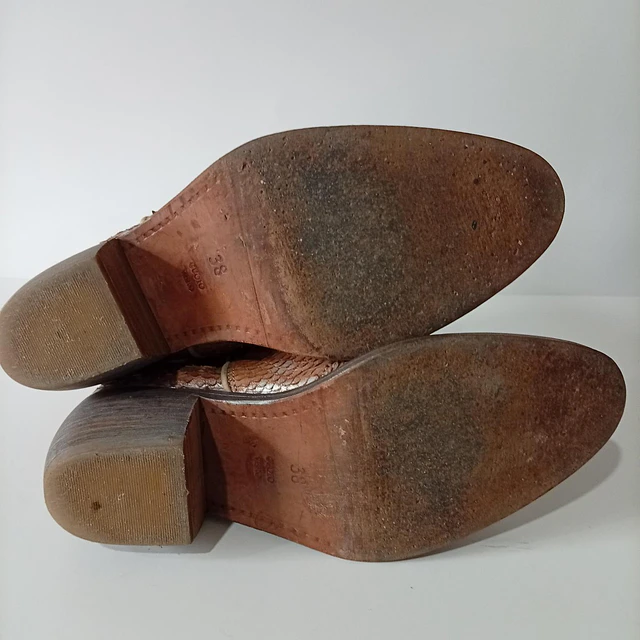 Helen Billkrantz , cuero , 38 7