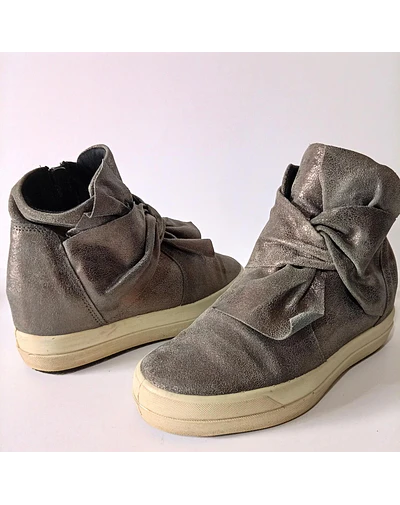 Igi & co , cuero , 35