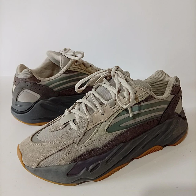 Adidas Yeezy Boost 700 , 24,5 cm 1