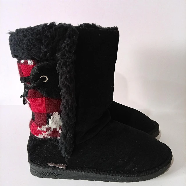 Muk Luks , 38 4