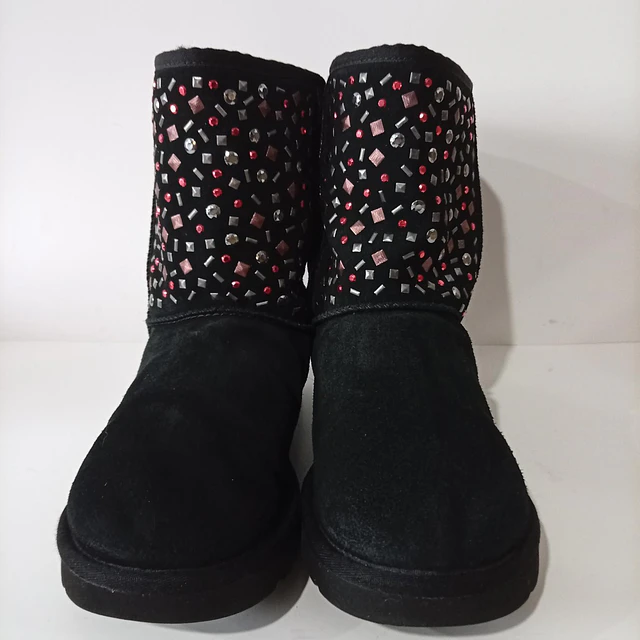 UGG Classic Short Stud II , 20 4