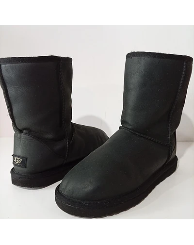 UGG Classic Short Leather , 38