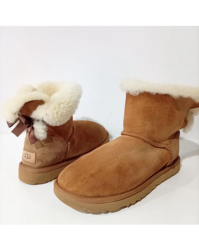 UGG Bailey Bow  , 38